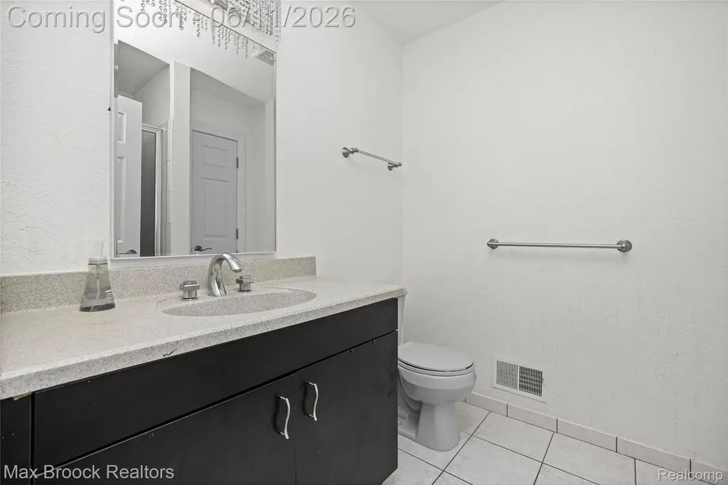 34825 Huntington Court Farmington Hills City MI 48331