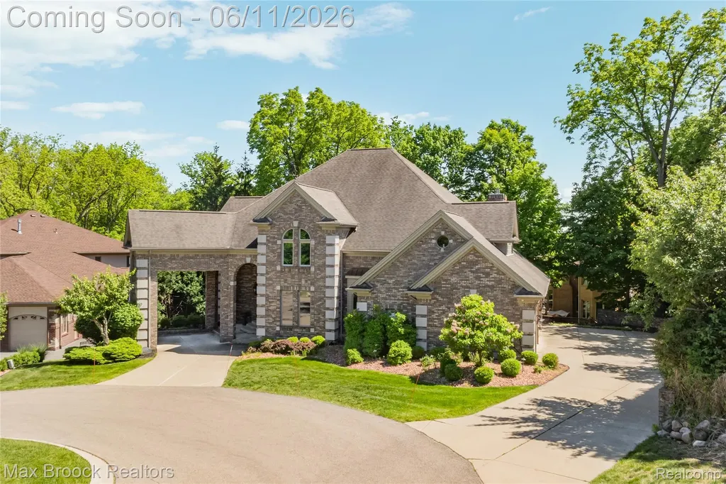 34825 Huntington Court Farmington Hills City MI 48331