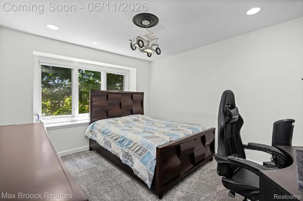 34825 Huntington Court Farmington Hills City MI 48331