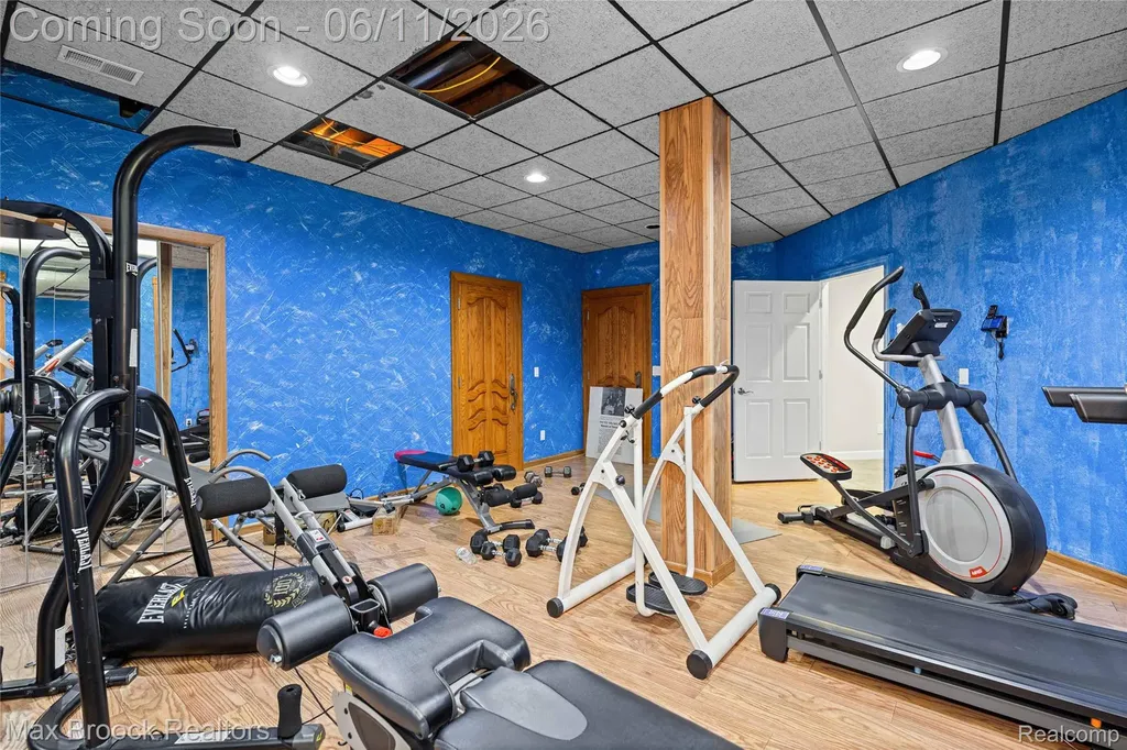 34825 Huntington Court Farmington Hills City MI 48331