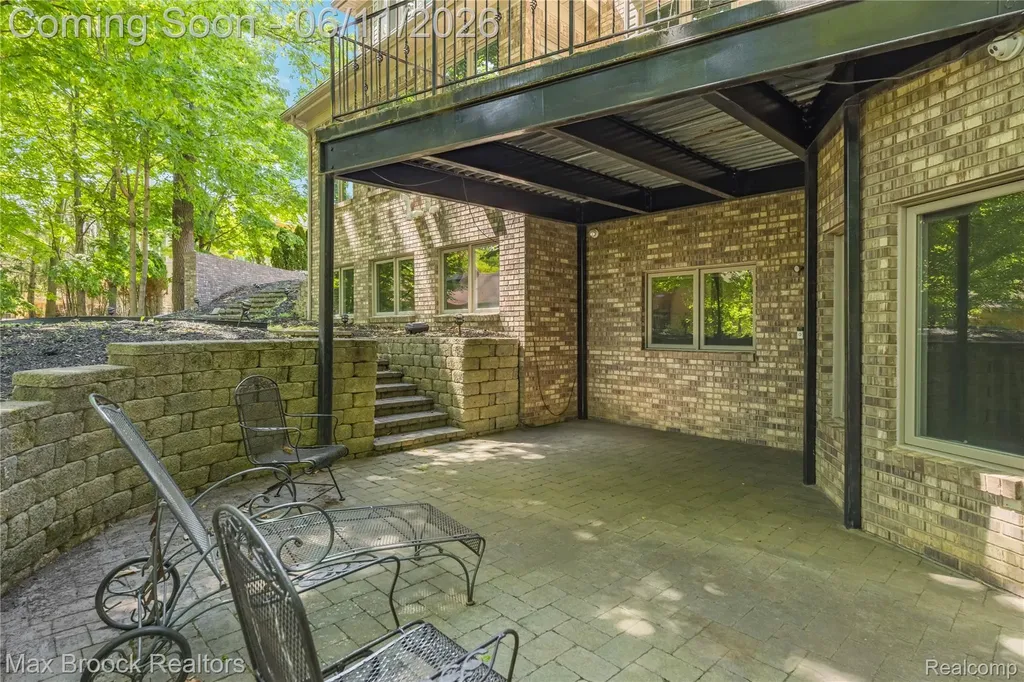34825 Huntington Court Farmington Hills City MI 48331