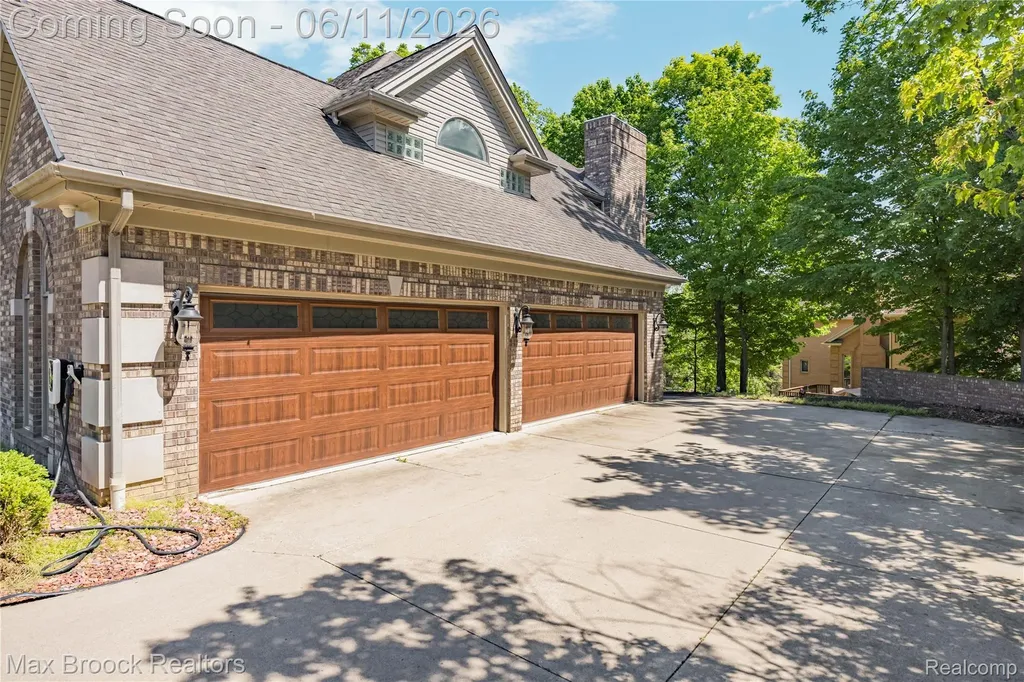34825 Huntington Court Farmington Hills City MI 48331