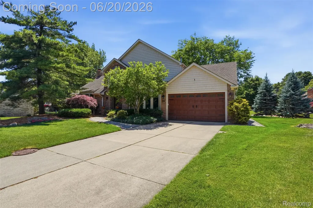 16141 W Blue Skies Drive Livonia City MI 48154
