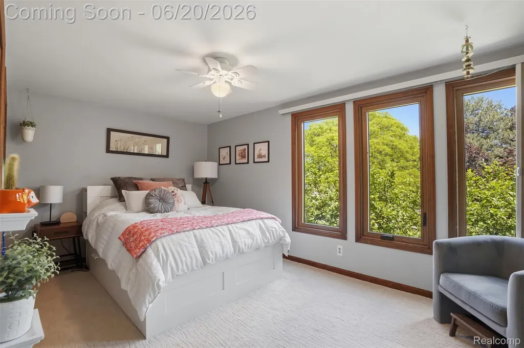 16141 W Blue Skies Drive Livonia City MI 48154
