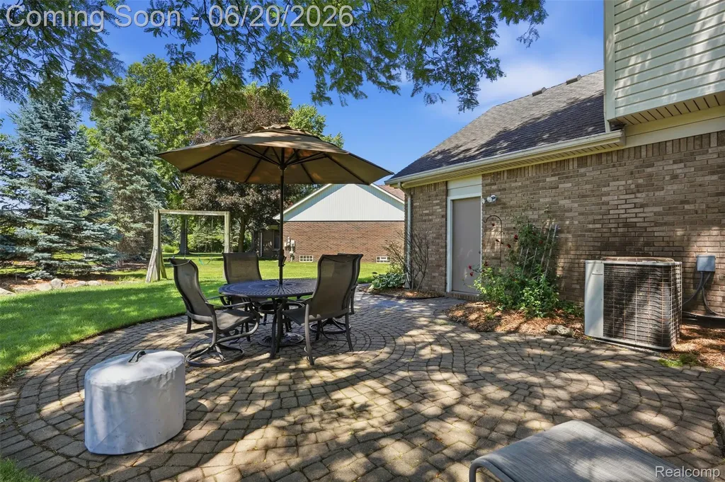 16141 W Blue Skies Drive Livonia City MI 48154