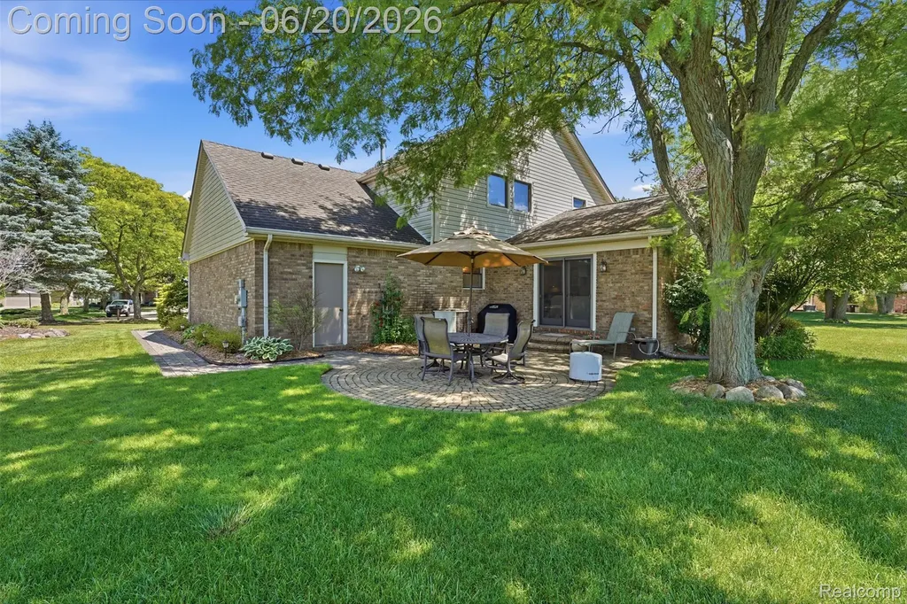 16141 W Blue Skies Drive Livonia City MI 48154