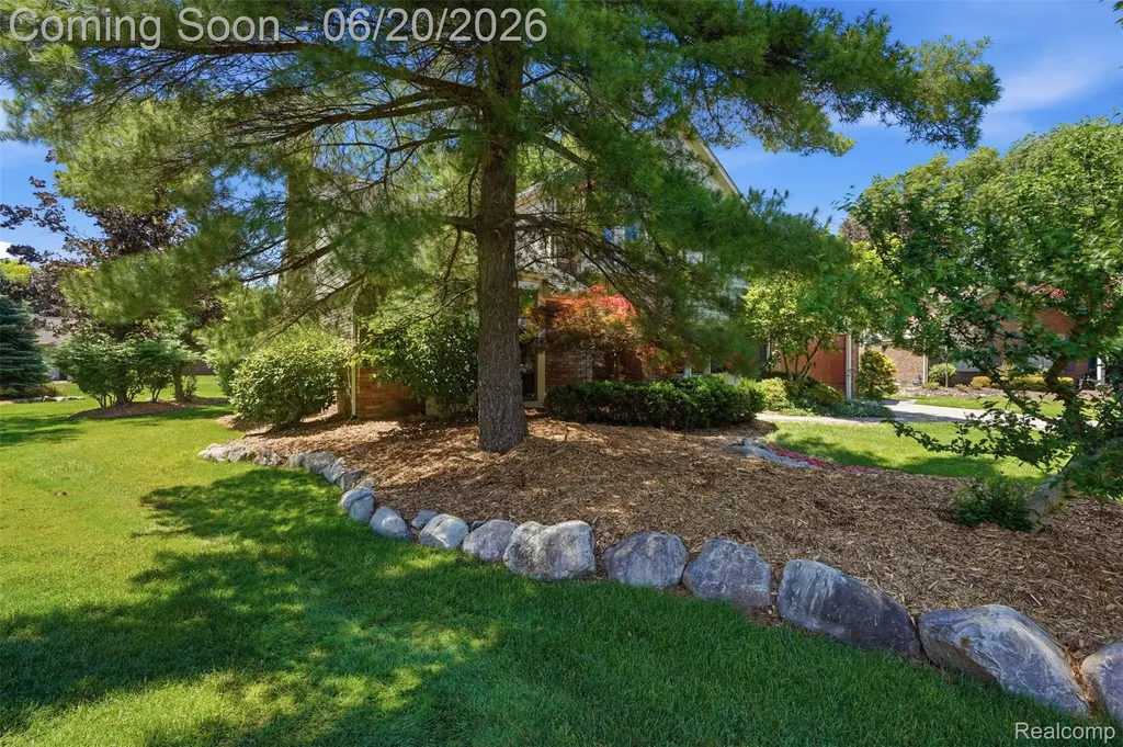 16141 W Blue Skies Drive Livonia City MI 48154