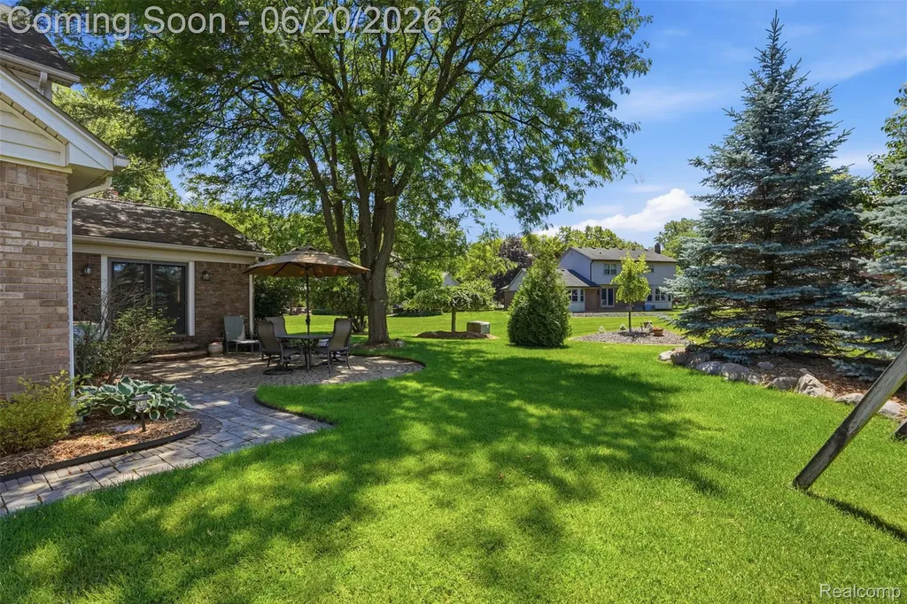 16141 W Blue Skies Drive Livonia City MI 48154