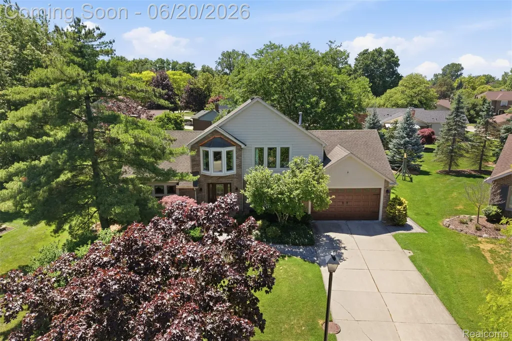 16141 W Blue Skies Drive Livonia City MI 48154