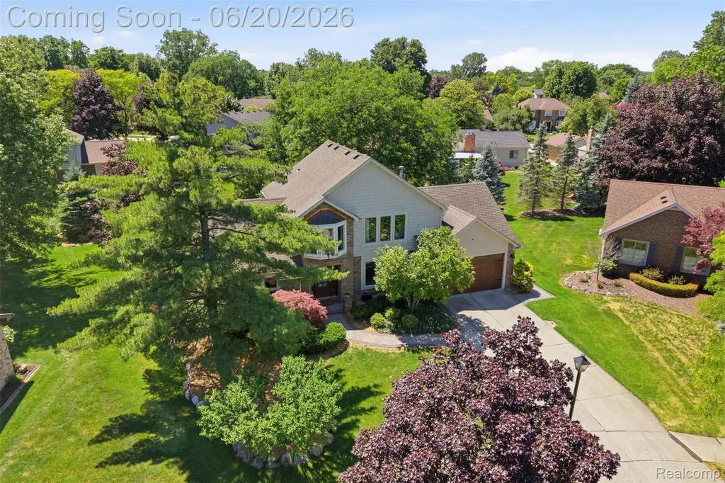 16141 W Blue Skies Drive Livonia City MI 48154