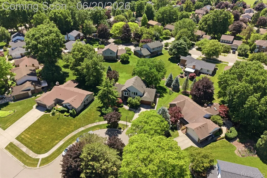 16141 W Blue Skies Drive Livonia City MI 48154