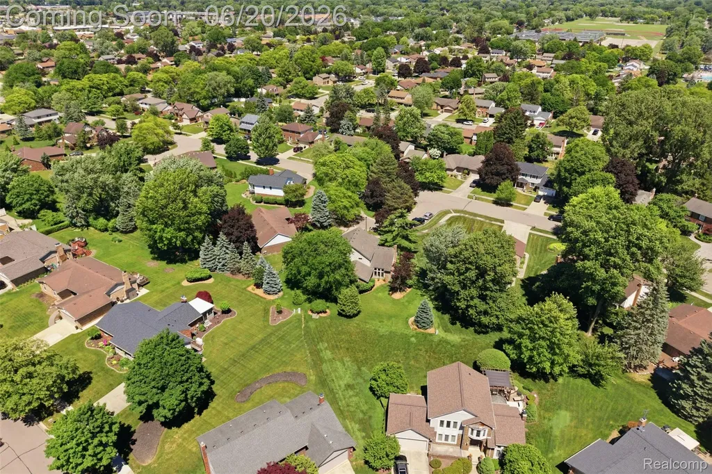 16141 W Blue Skies Drive Livonia City MI 48154