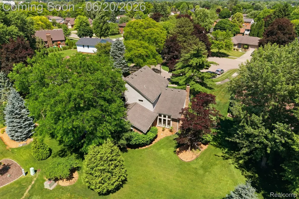 16141 W Blue Skies Drive Livonia City MI 48154