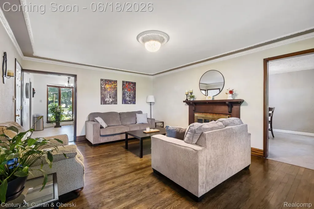 37480 Rhonswood Drive Farmington Hills City MI 48167