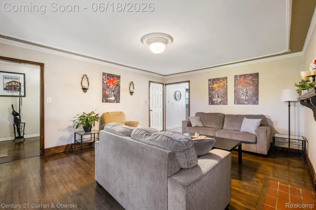 37480 Rhonswood Drive Farmington Hills City MI 48167