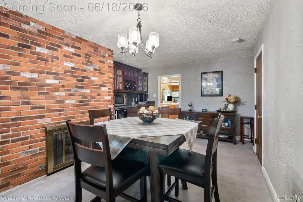 37480 Rhonswood Drive Farmington Hills City MI 48167