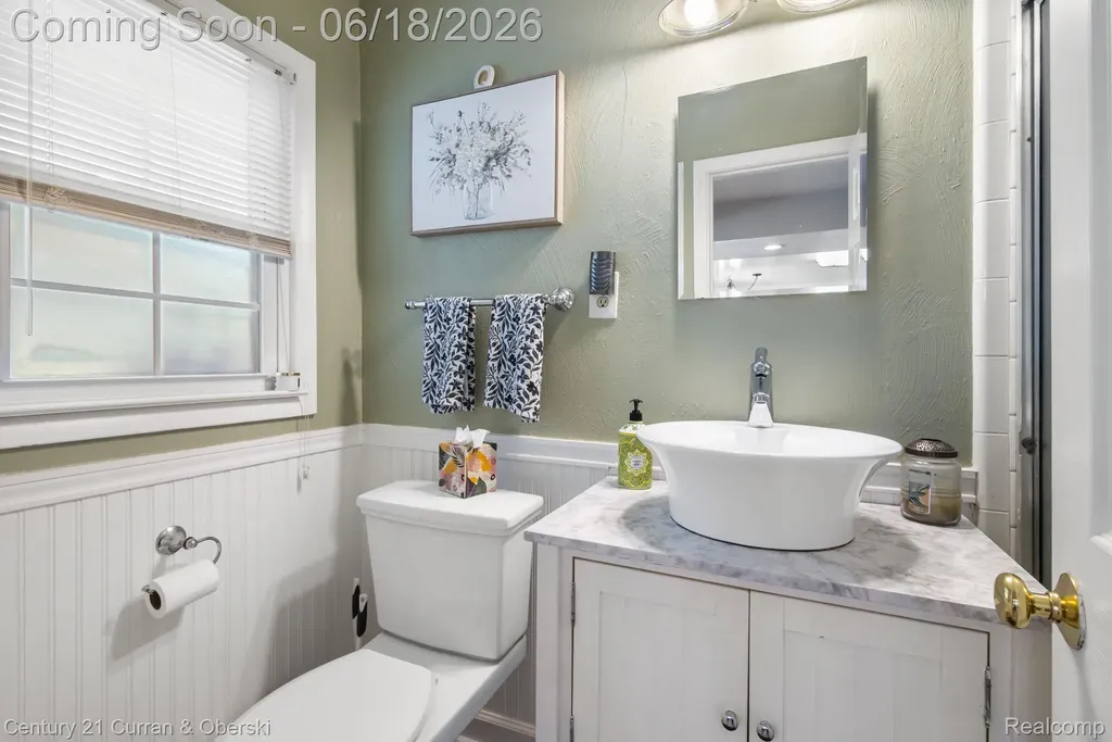 37480 Rhonswood Drive Farmington Hills City MI 48167