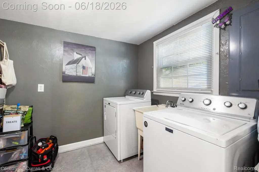 37480 Rhonswood Drive Farmington Hills City MI 48167