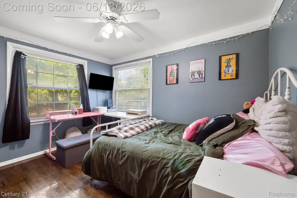 37480 Rhonswood Drive Farmington Hills City MI 48167