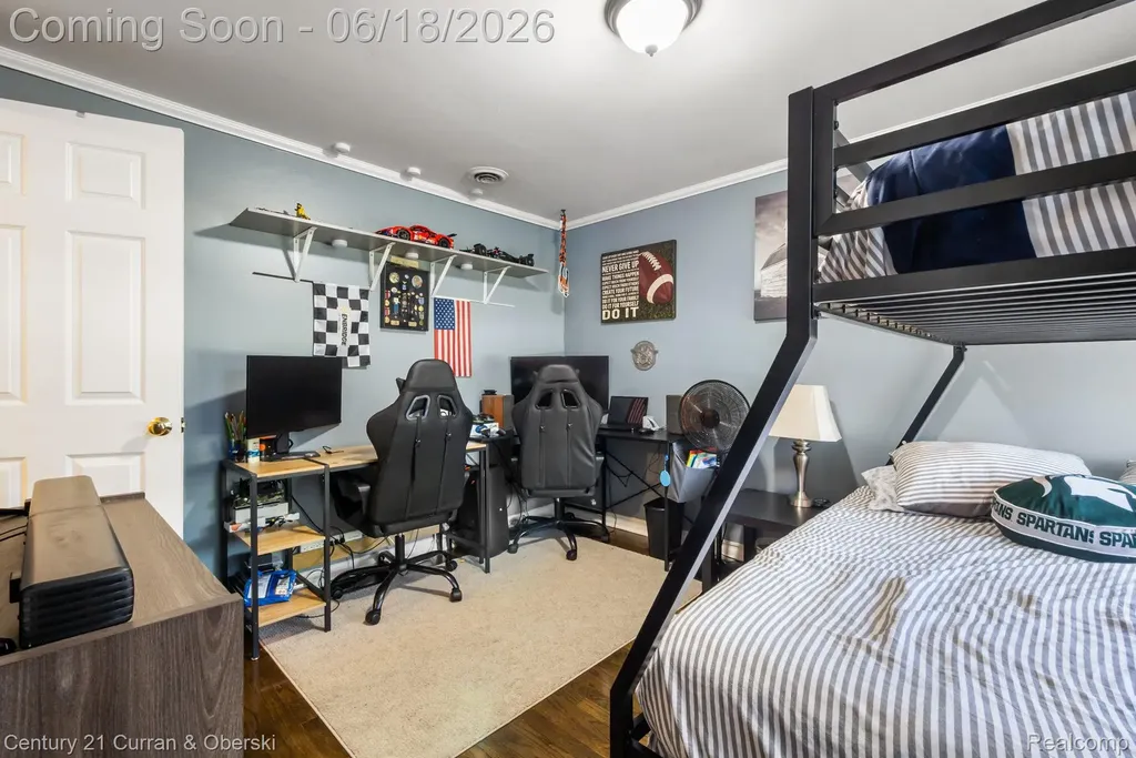 37480 Rhonswood Drive Farmington Hills City MI 48167