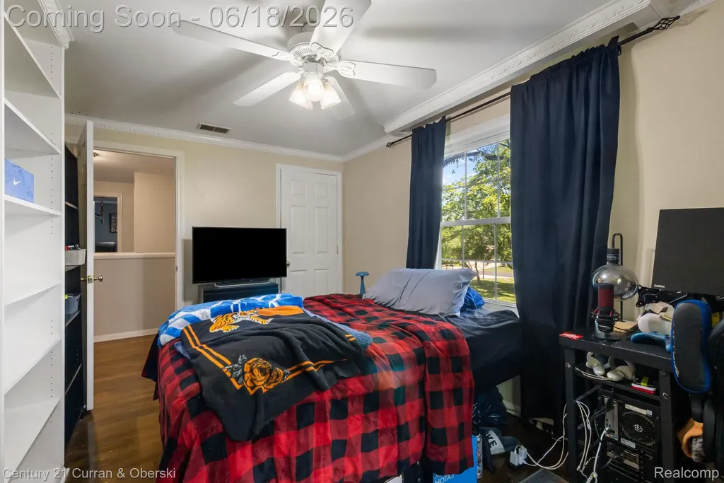 37480 Rhonswood Drive Farmington Hills City MI 48167