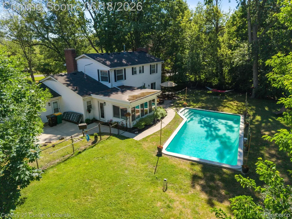 37480 Rhonswood Drive Farmington Hills City MI 48167