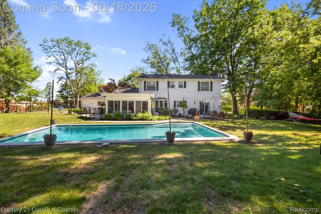 37480 Rhonswood Drive Farmington Hills City MI 48167