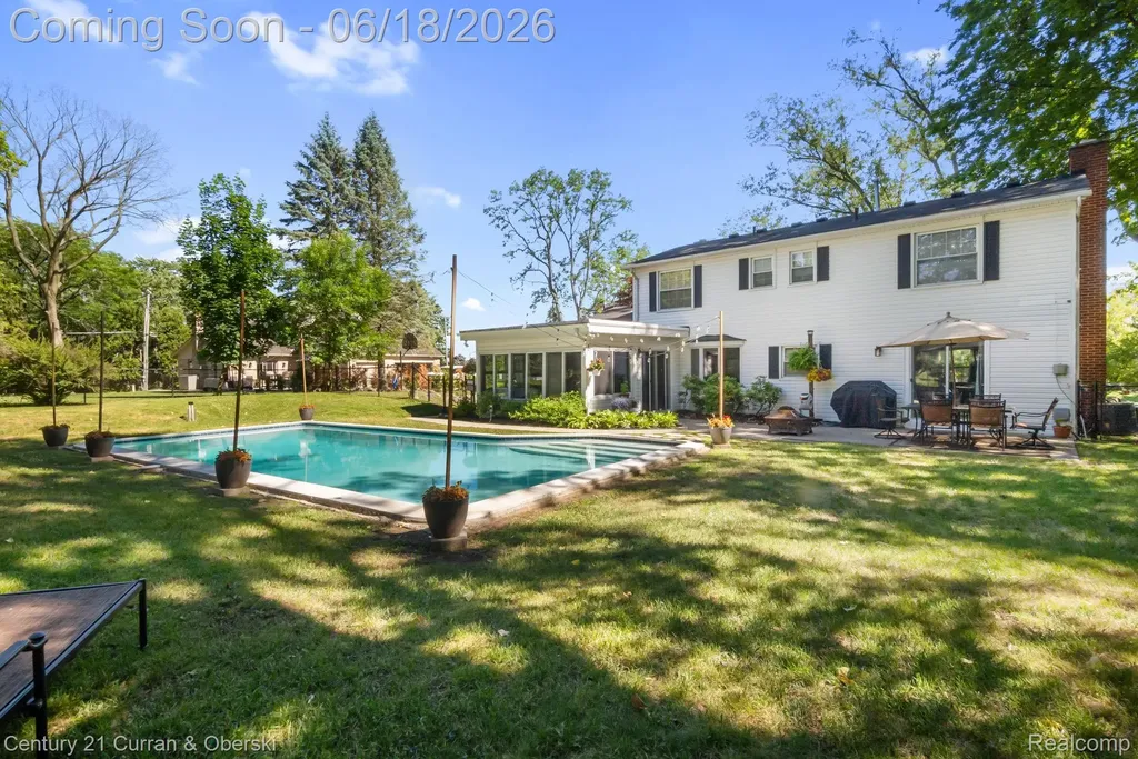 37480 Rhonswood Drive Farmington Hills City MI 48167
