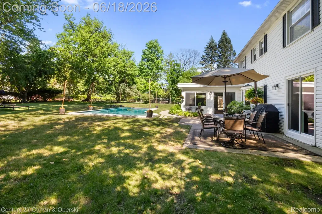 37480 Rhonswood Drive Farmington Hills City MI 48167