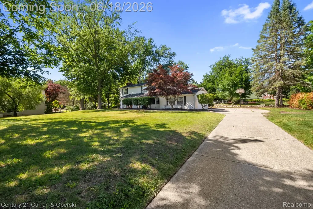 37480 Rhonswood Drive Farmington Hills City MI 48167
