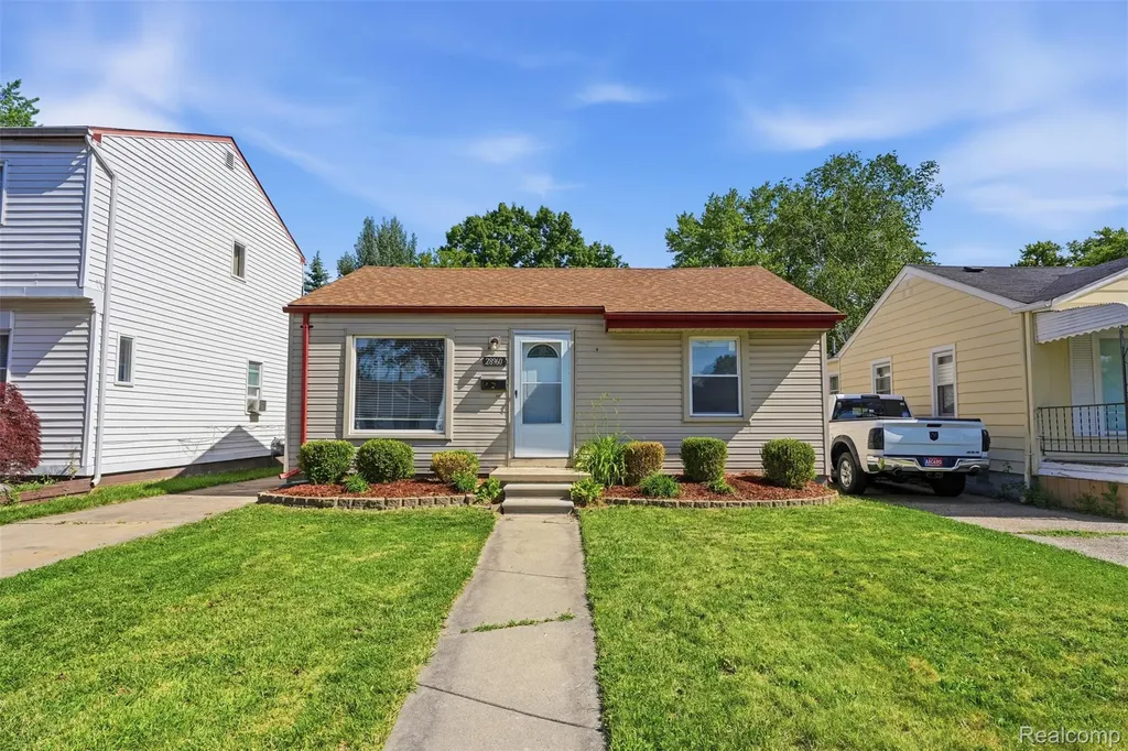 28960 Elmwood Street Garden City City MI 48135