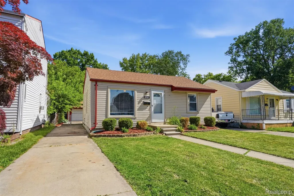 28960 Elmwood Street Garden City City MI 48135