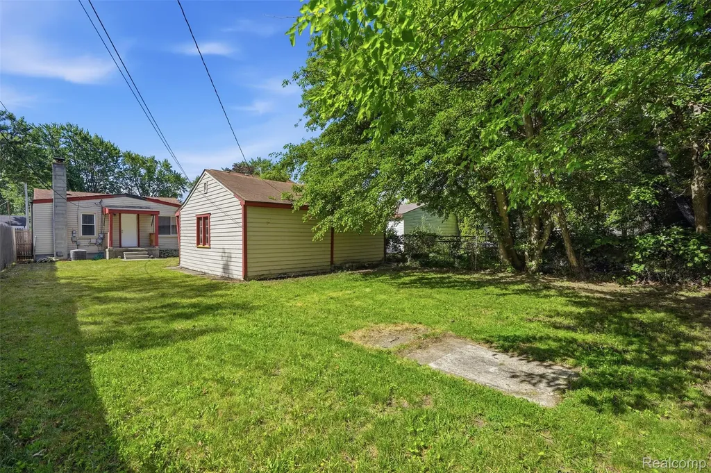 28960 Elmwood Street Garden City City MI 48135