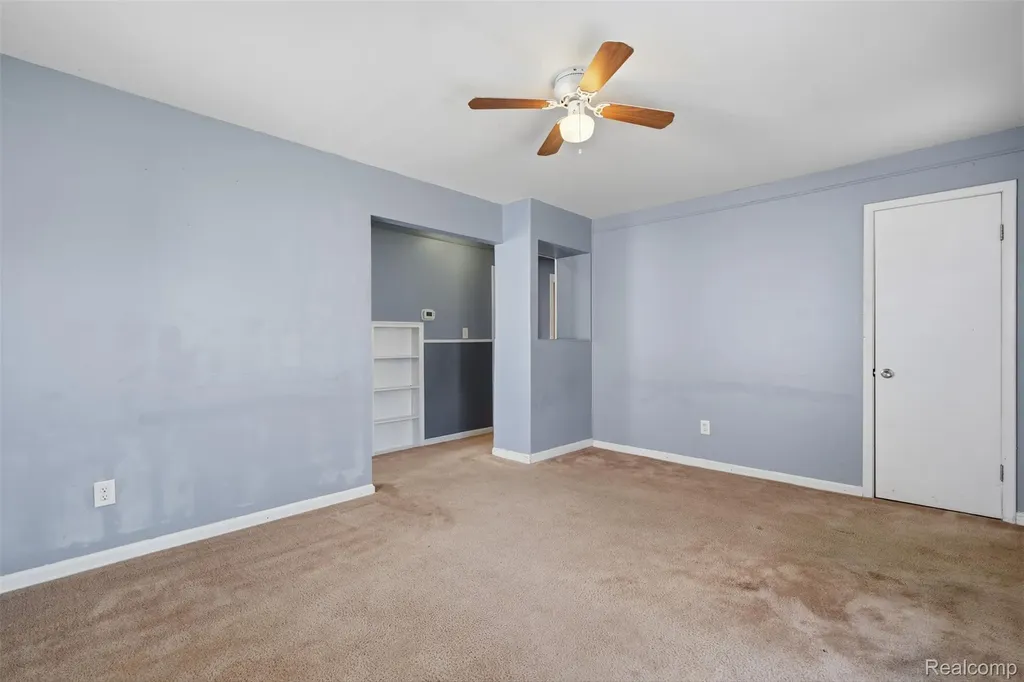 28960 Elmwood Street Garden City City MI 48135