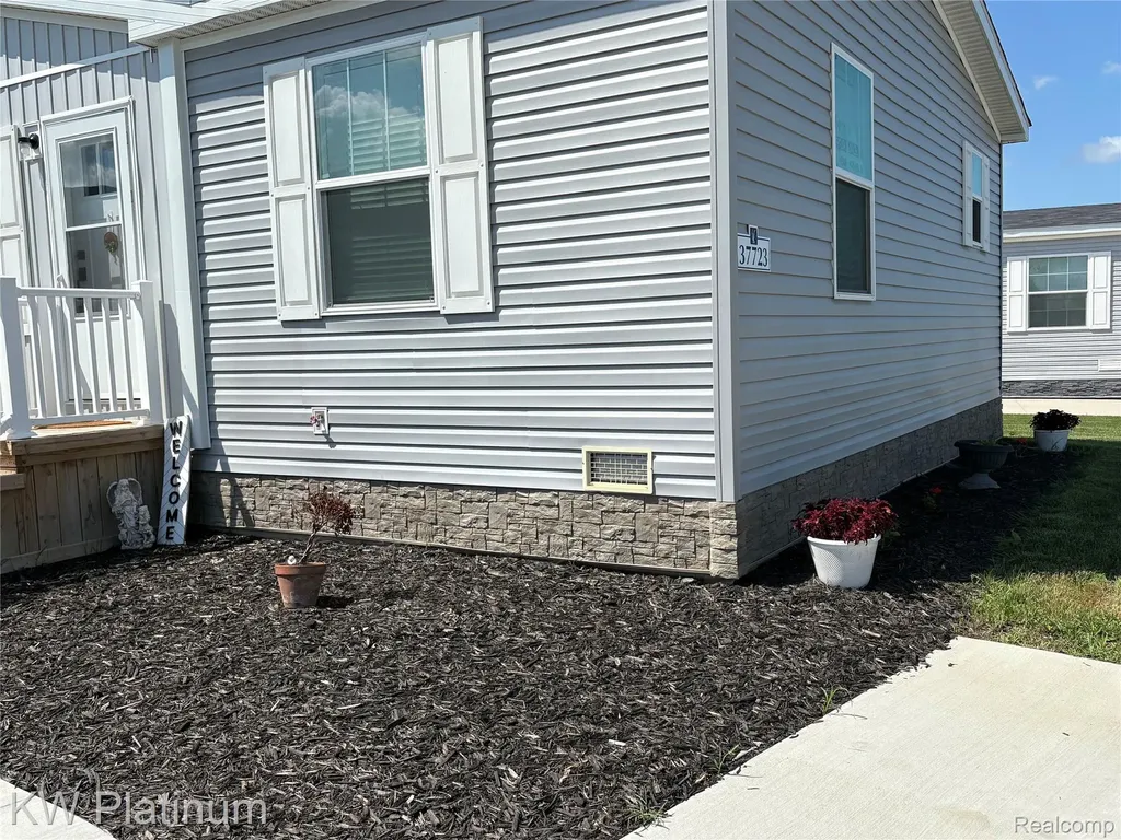 37723 Sandstone Trail Lenox Township MI 48048