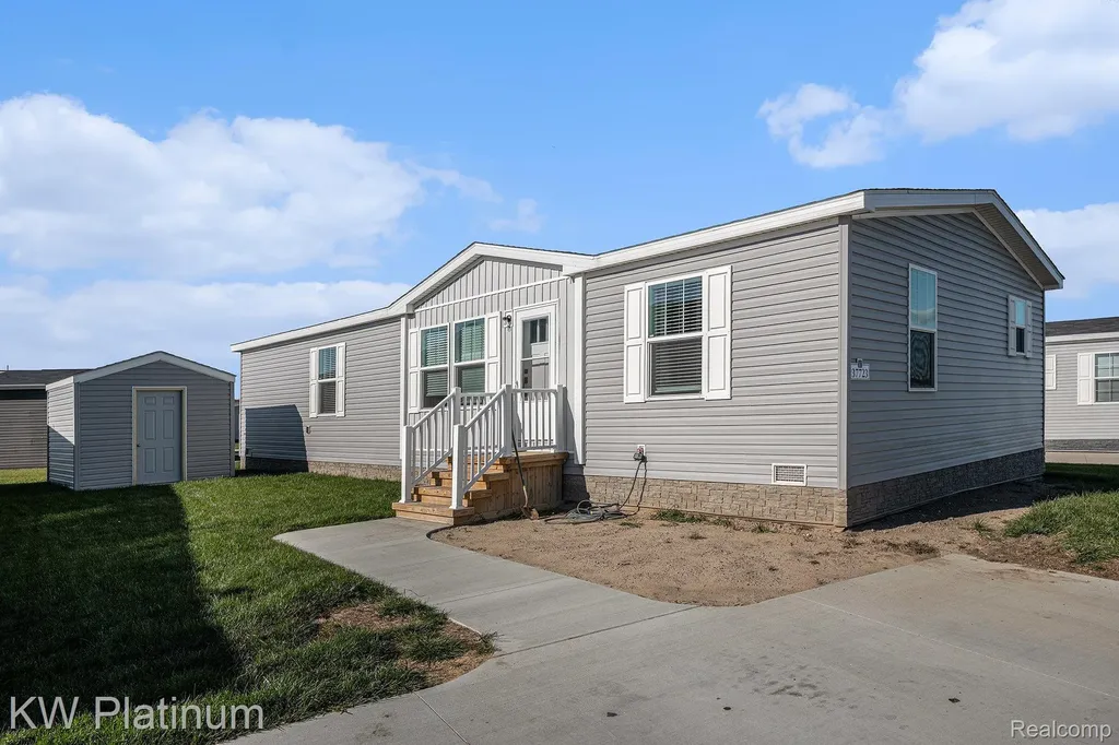 37723 Sandstone Trail New Haven Village MI 48048