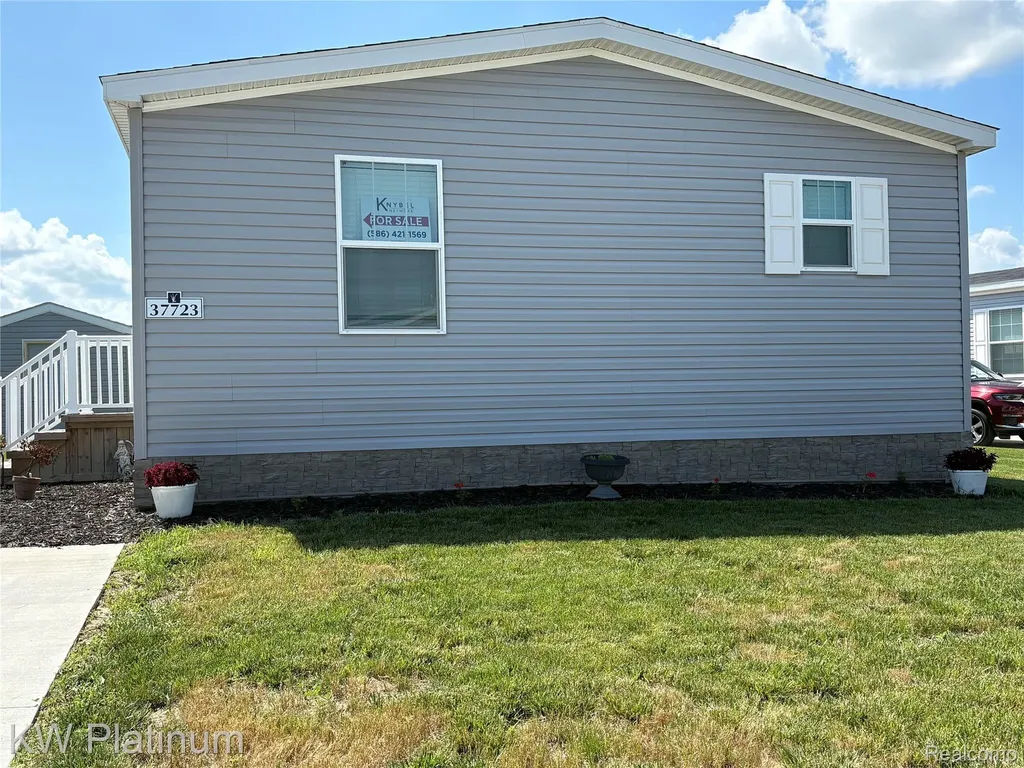 37723 Sandstone Trail Lenox Township MI 48048