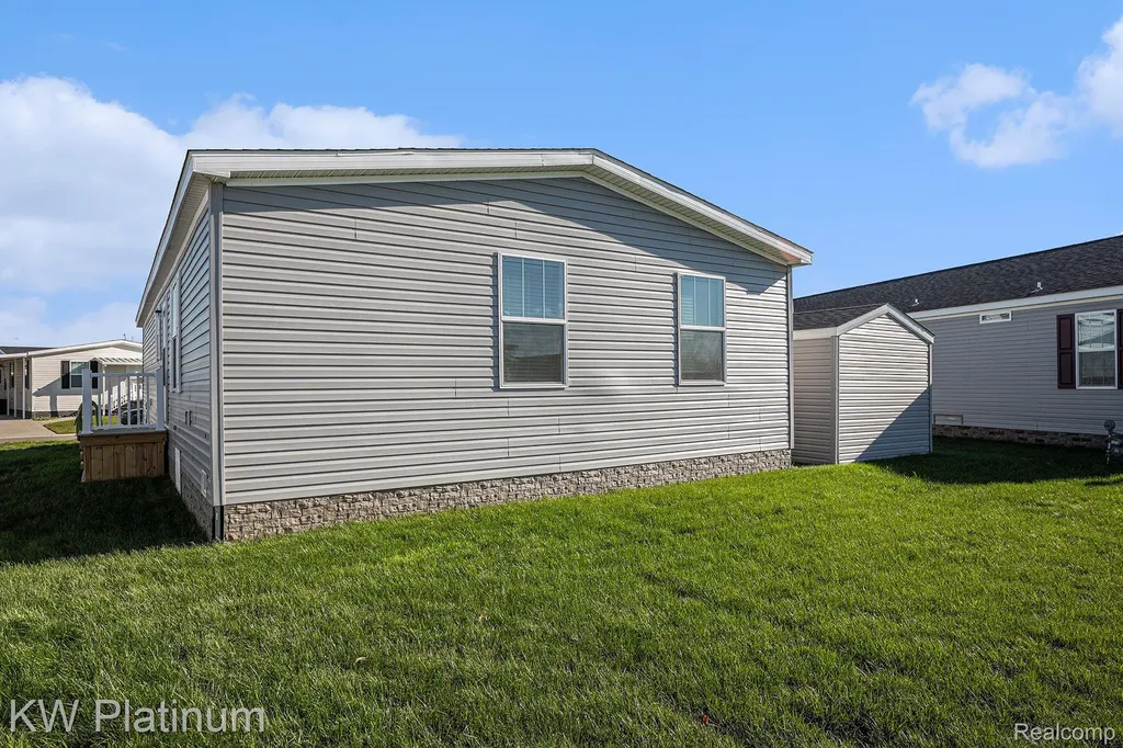 37723 Sandstone Trail New Haven Village MI 48048