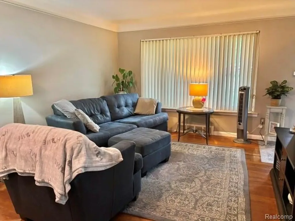 2555 Longmeadow Drive Trenton City MI 48183
