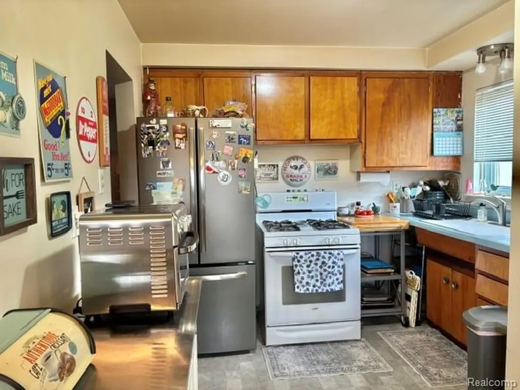 2555 Longmeadow Drive Trenton City MI 48183