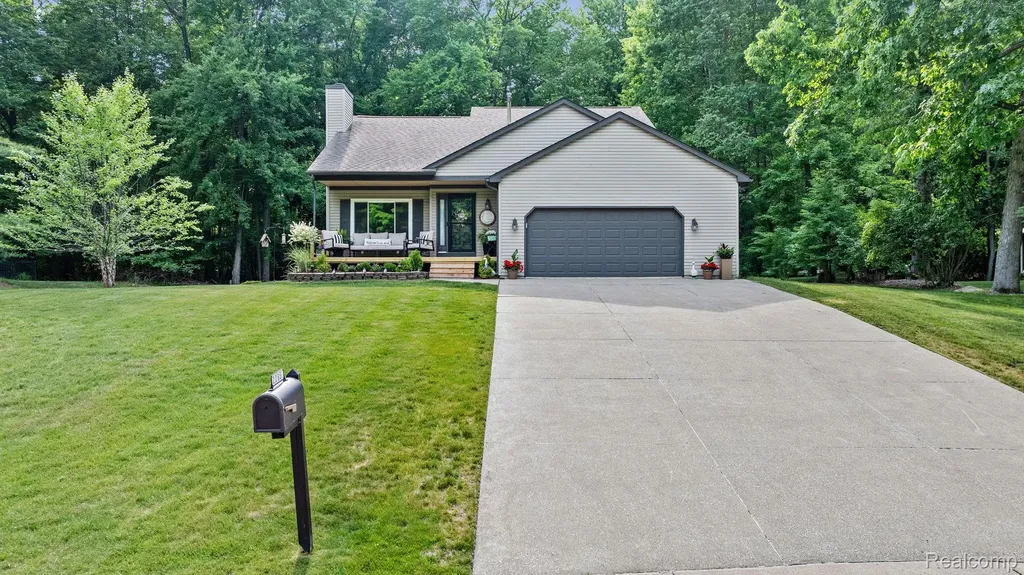 2285 Somerville Drive Oxford Charter Township MI 48371
