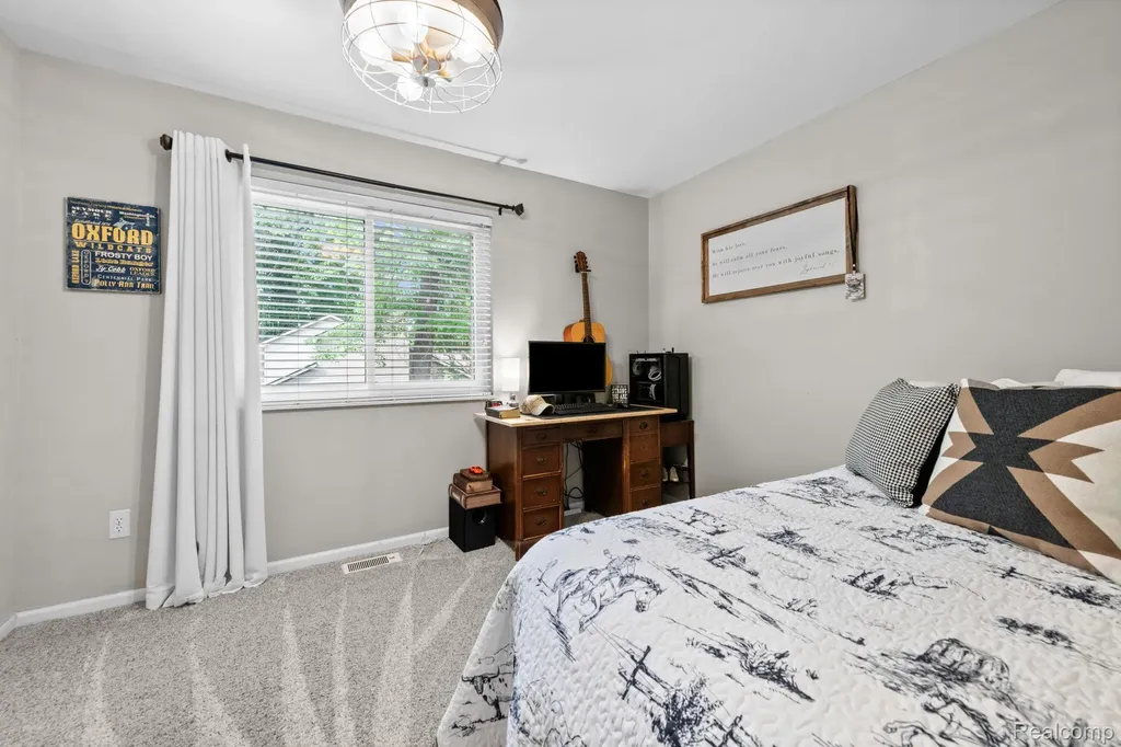2285 Somerville Drive Oxford Charter Township MI 48371
