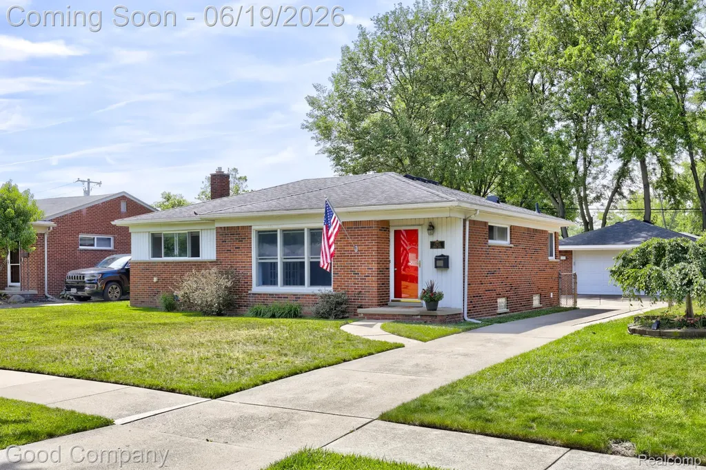 27605 Lyndon Street Livonia City MI 48154