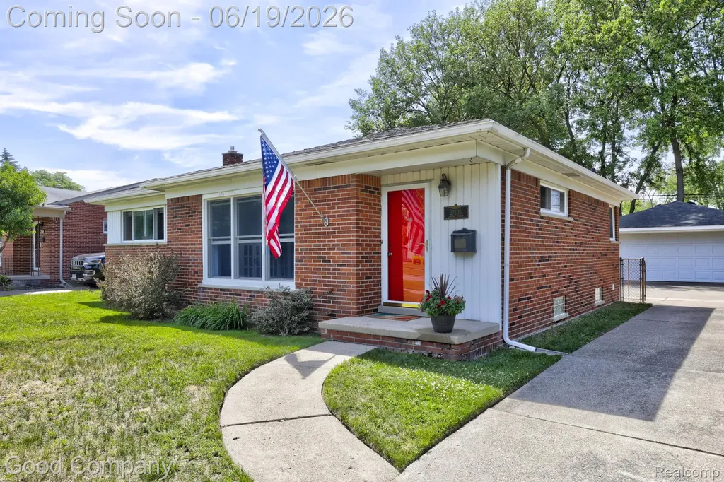 27605 Lyndon Street Livonia City MI 48154