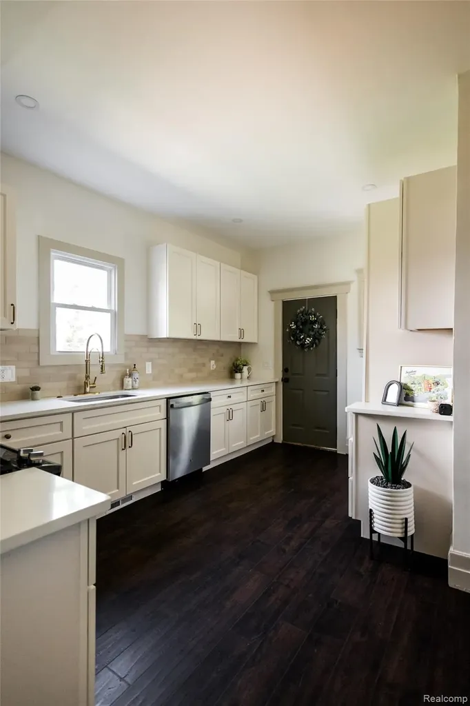1494 Bewick Street Detroit City MI 48214