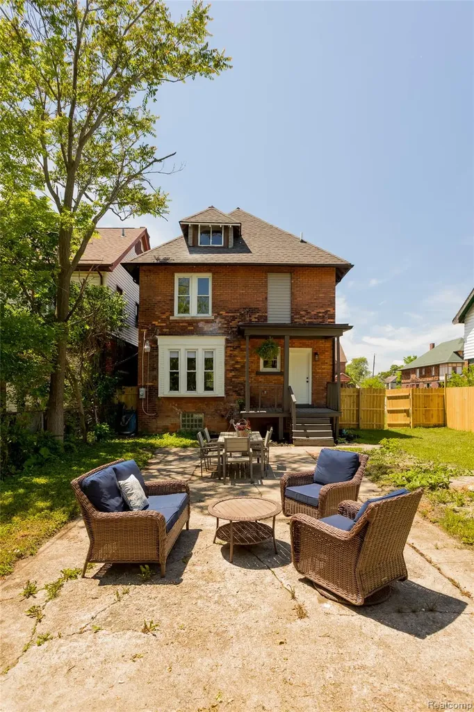 1494 Bewick Street Detroit City MI 48214