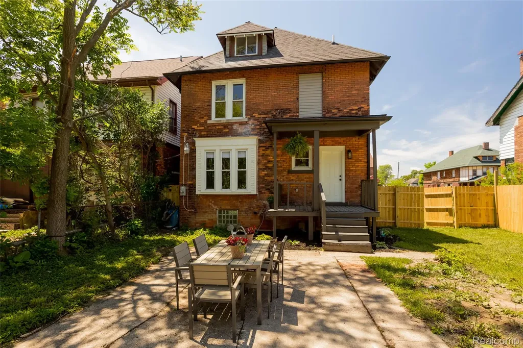 1494 Bewick Street Detroit City MI 48214