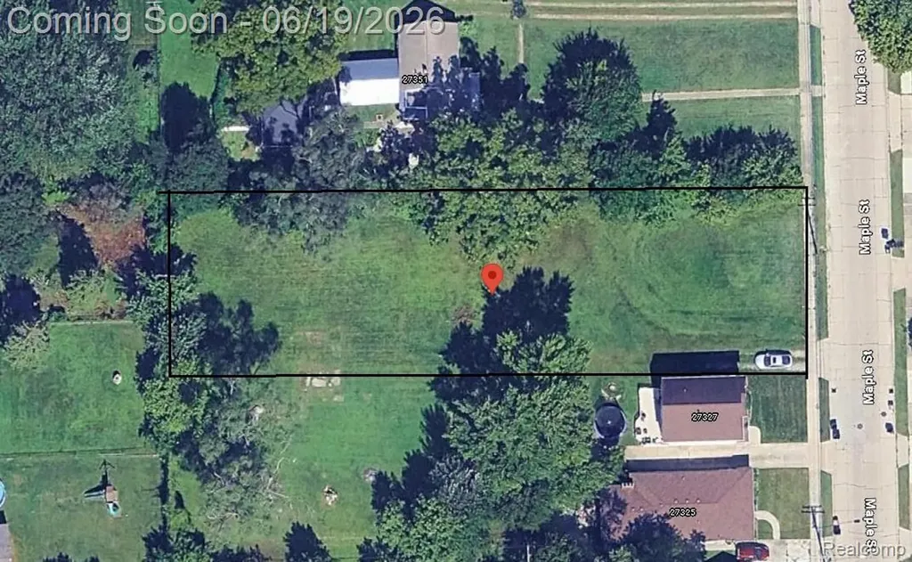 27335 Maple Street Roseville City MI 48066