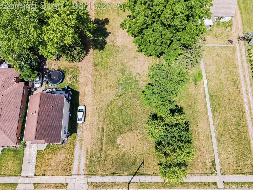 27335 Maple Street Roseville City MI 48066