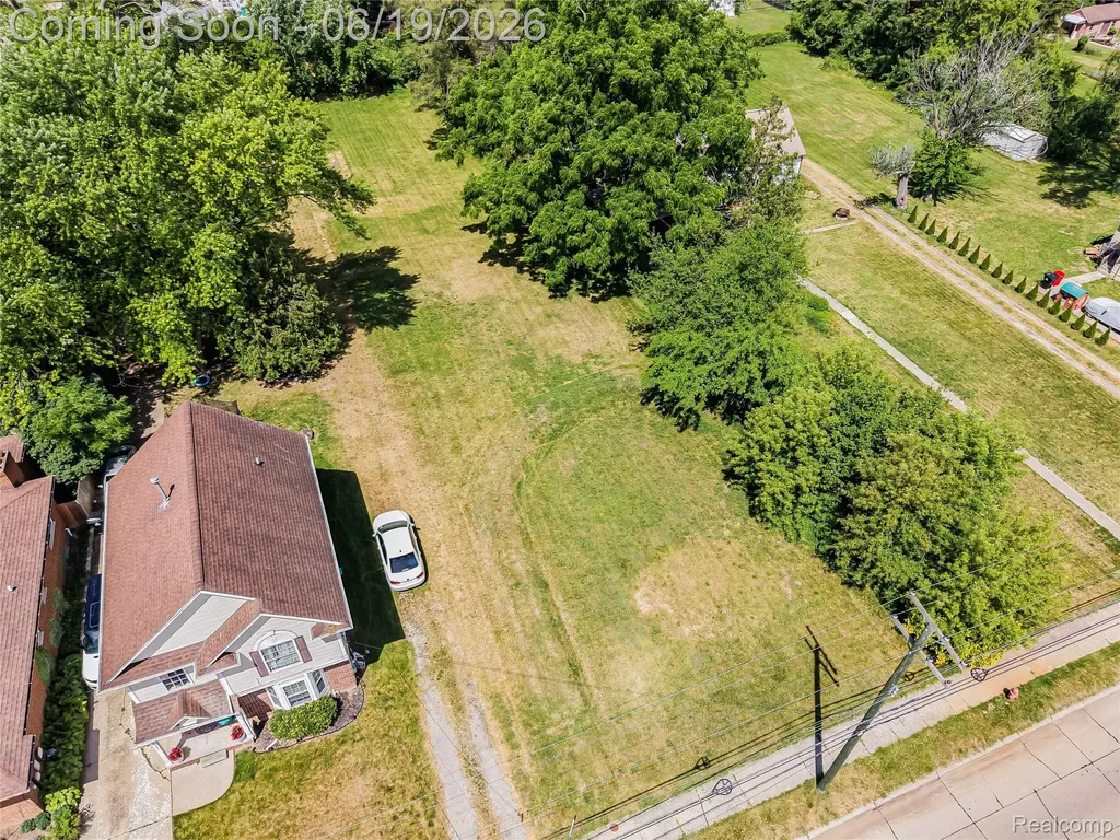 27335 Maple Street Roseville City MI 48066